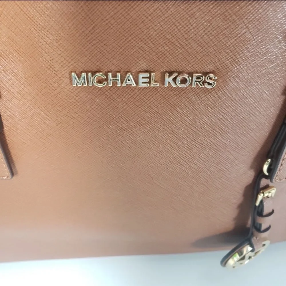 Michael Kors Jet Set travel tote bag - Picture 3 of 15